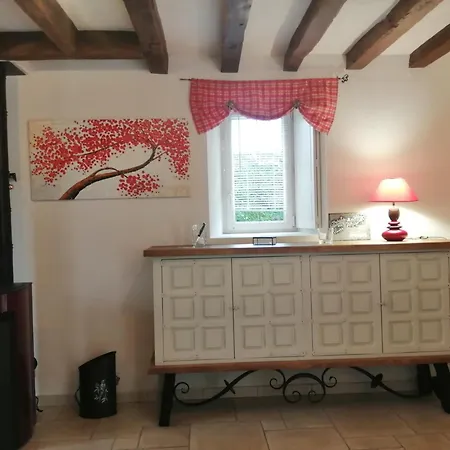 Holiday home Du Verger Marigne-Peuton