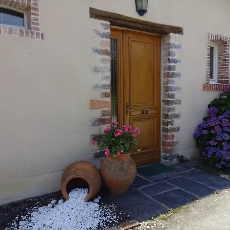 Holiday home Du Verger Marigne-Peuton